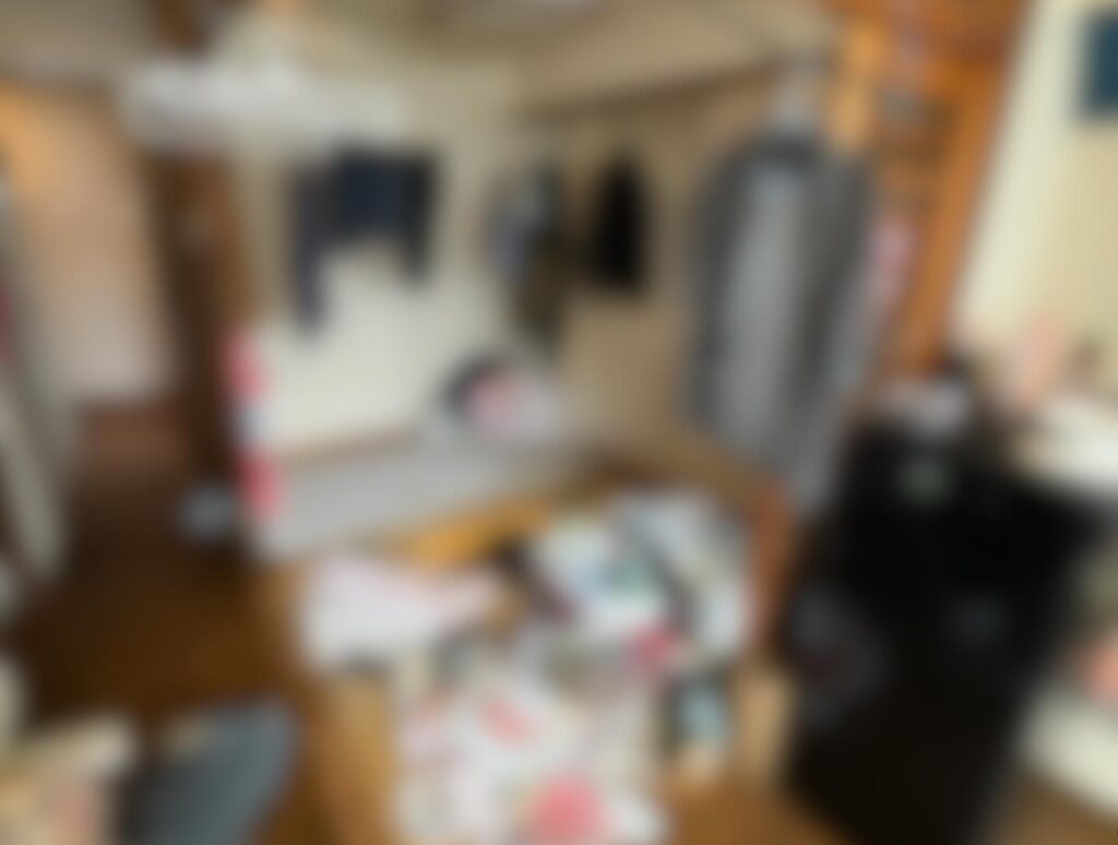 姫路市の孤独死現場における特殊清掃前の室内